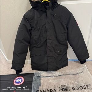 Brand New Canada Goose Men's Black Puffer Jacket